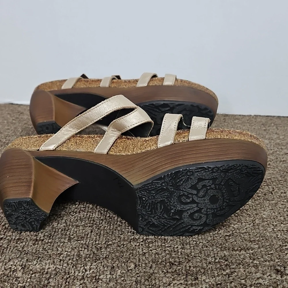 Naot Rose Gold Metallic Women's Platform Heeled Sandals Shoes Sz 40 - 9 Womens